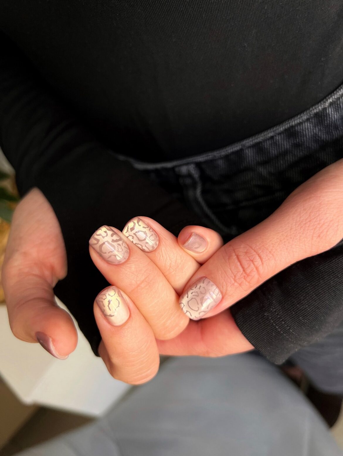 Маникюр в ноябре 2026 – трендовые стили нейл-дизайна