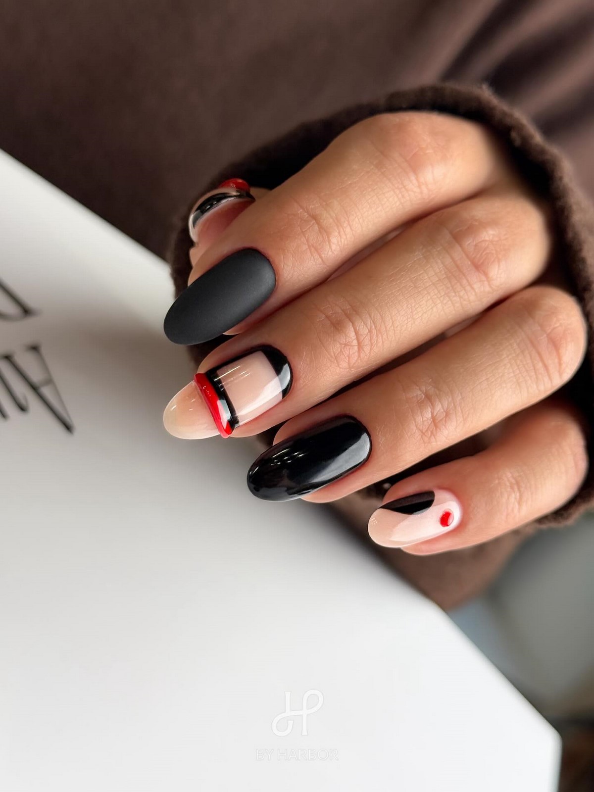 Маникюр в ноябре 2026 – трендовые стили нейл-дизайна