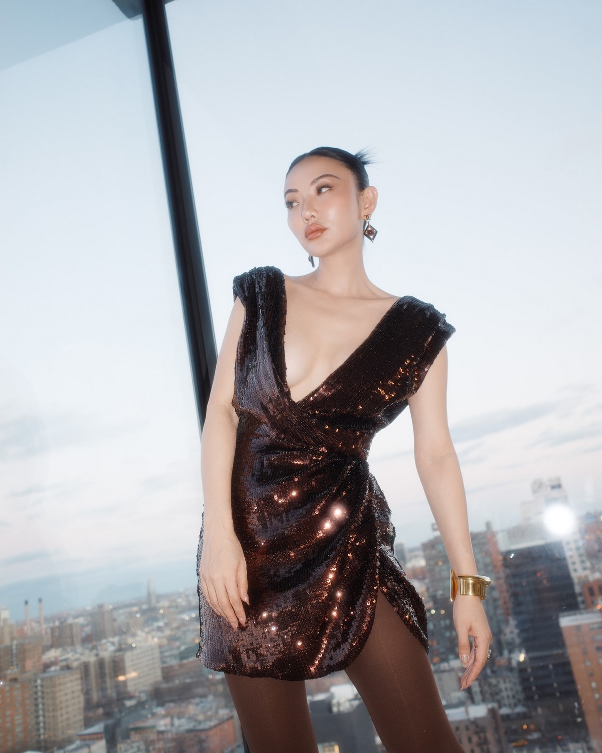 Новогодние платья 2027: встречаем праздник стильно