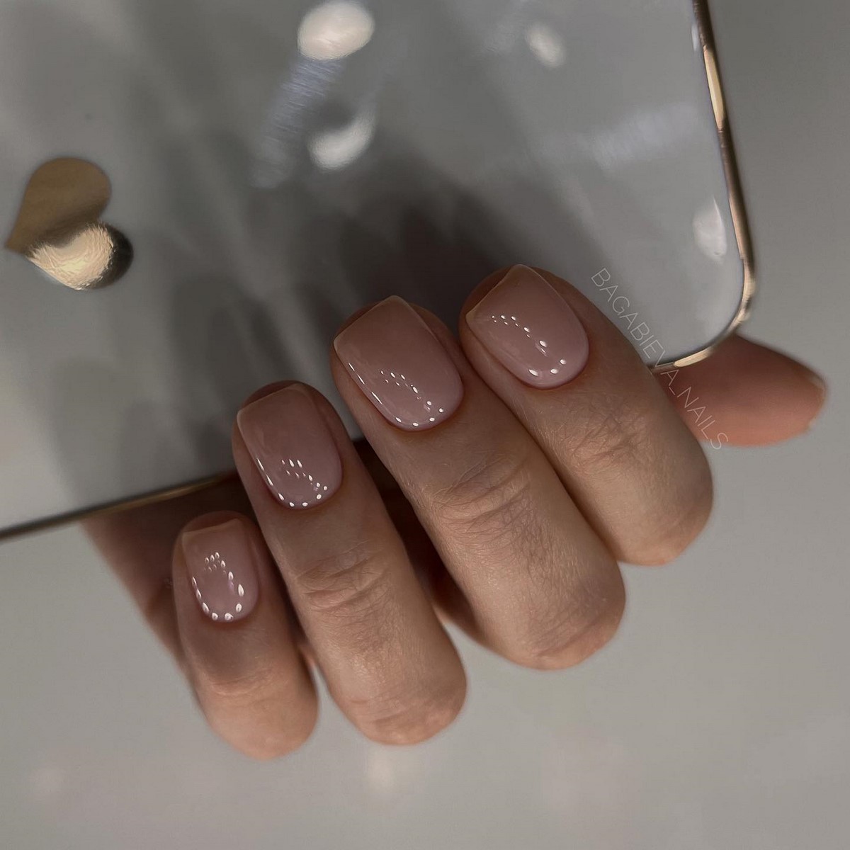 Маникюр в ноябре 2026 – трендовые стили нейл-дизайна