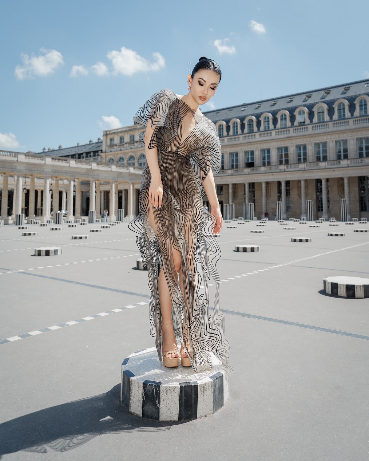 Новогодние платья 2027: встречаем праздник стильно