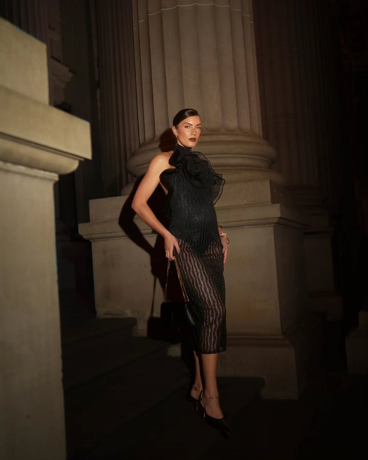 Новогодние платья 2027: встречаем праздник стильно