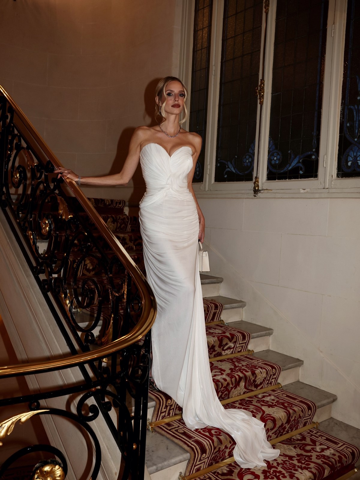 Новогодние платья 2027: встречаем праздник стильно