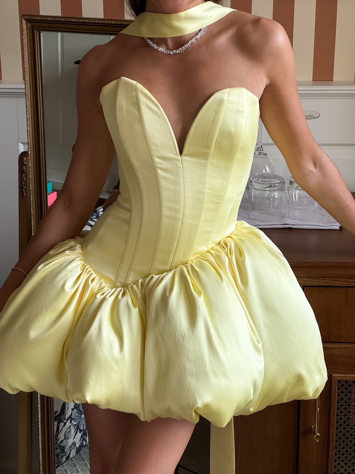 Новогодние платья 2027: встречаем праздник стильно