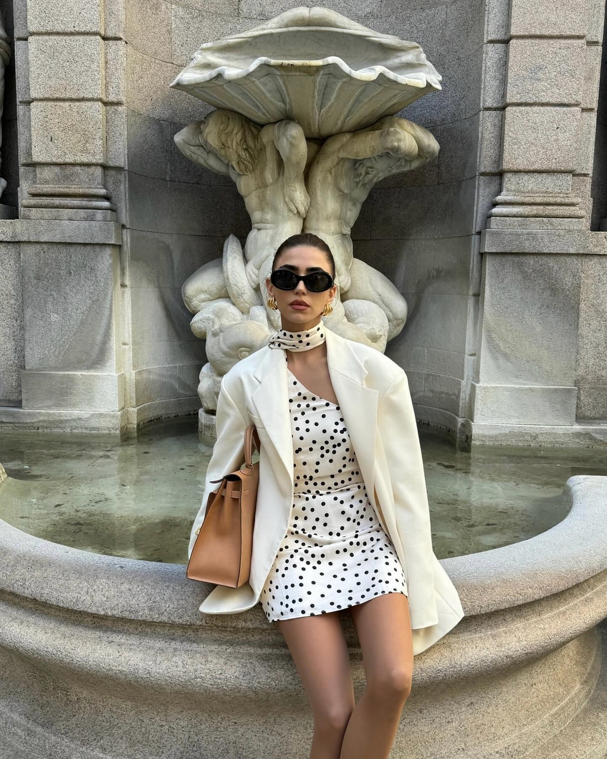 Новогодние платья 2027: встречаем праздник стильно