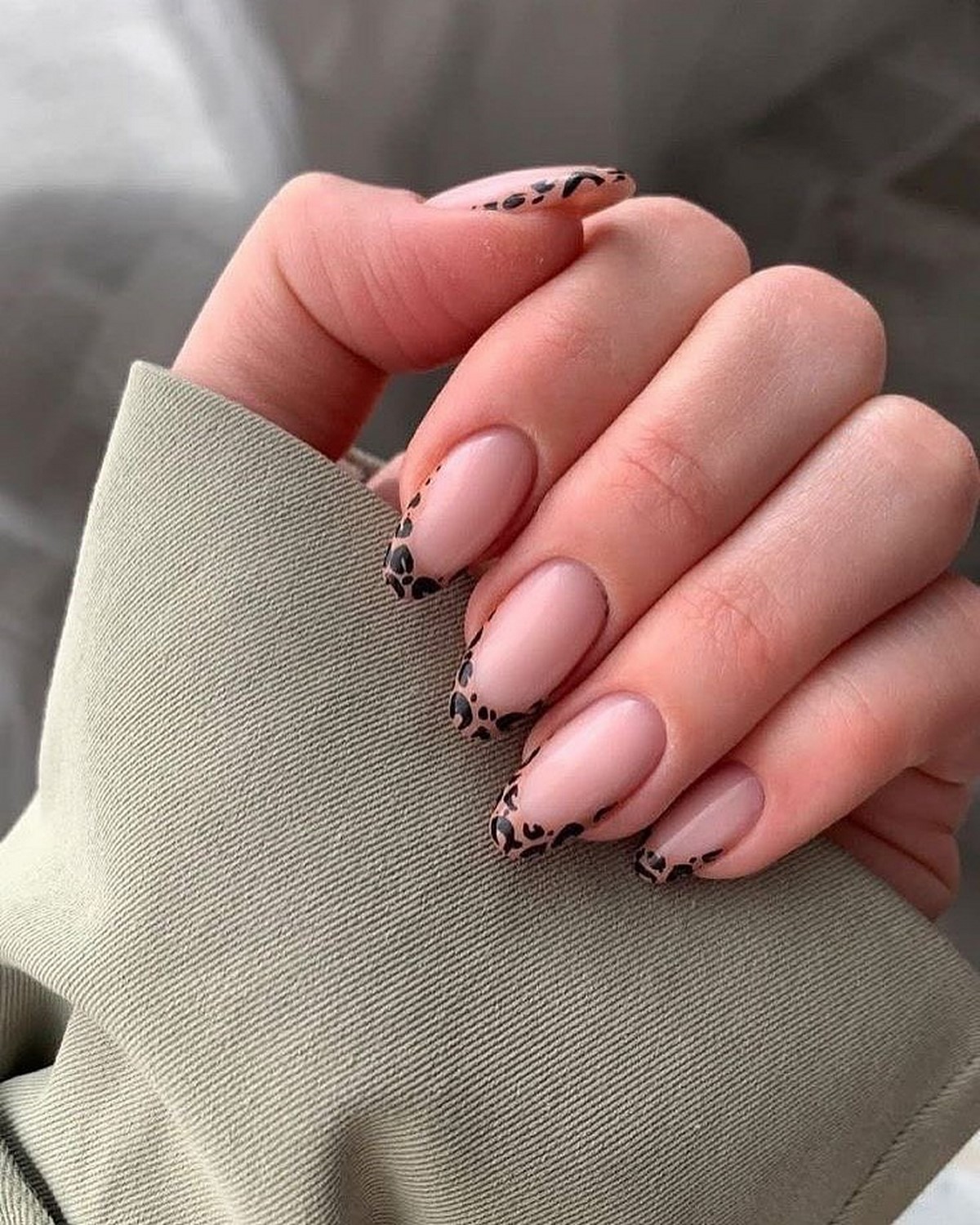 Маникюр в ноябре 2026 – трендовые стили нейл-дизайна