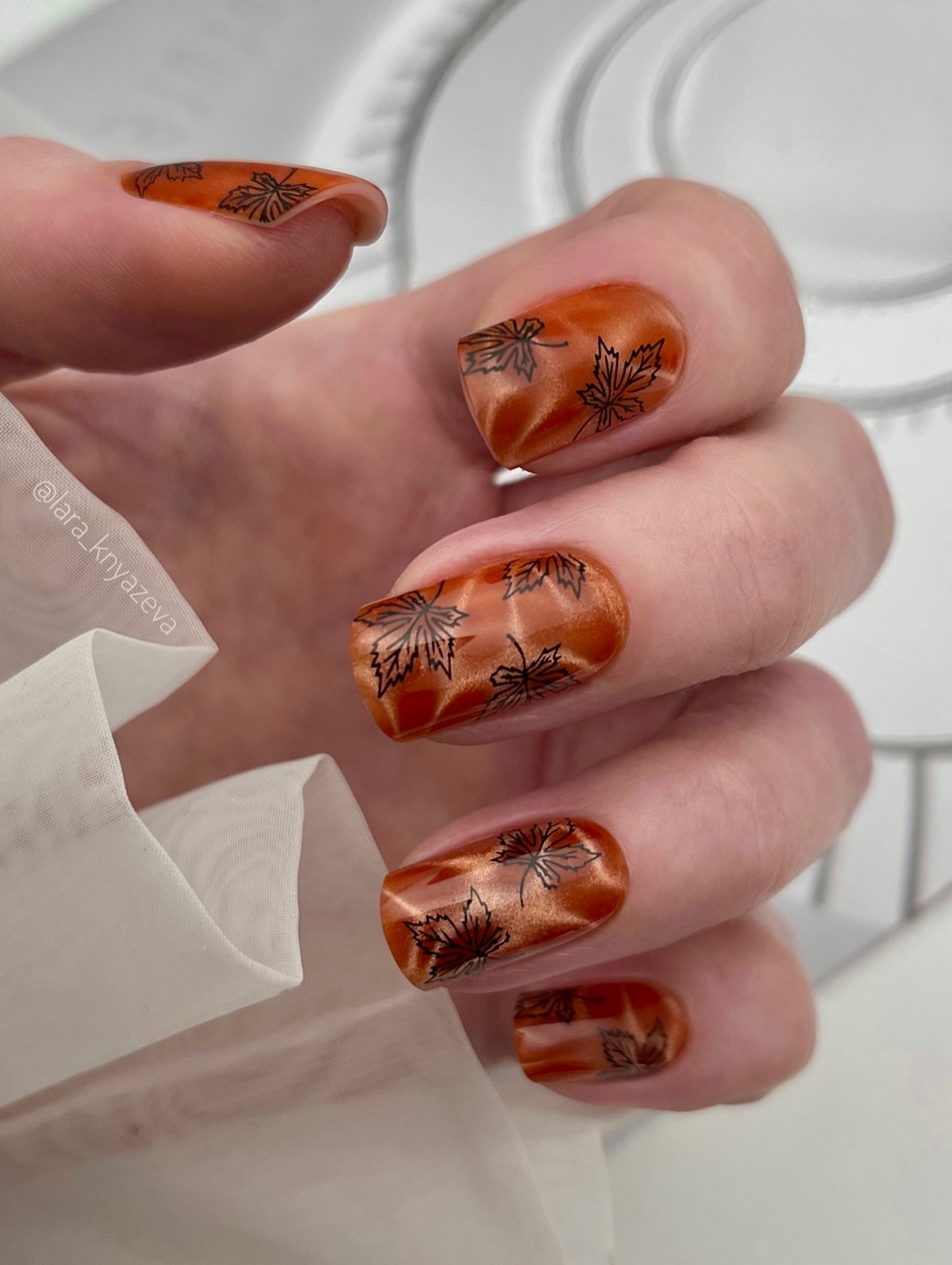 Маникюр в ноябре 2026 – трендовые стили нейл-дизайна