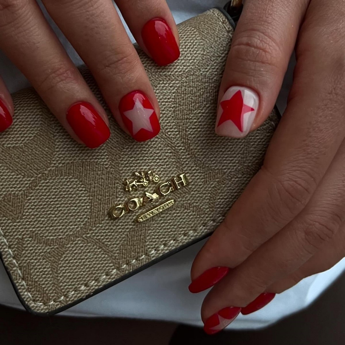 Маникюр в ноябре 2026 – трендовые стили нейл-дизайна