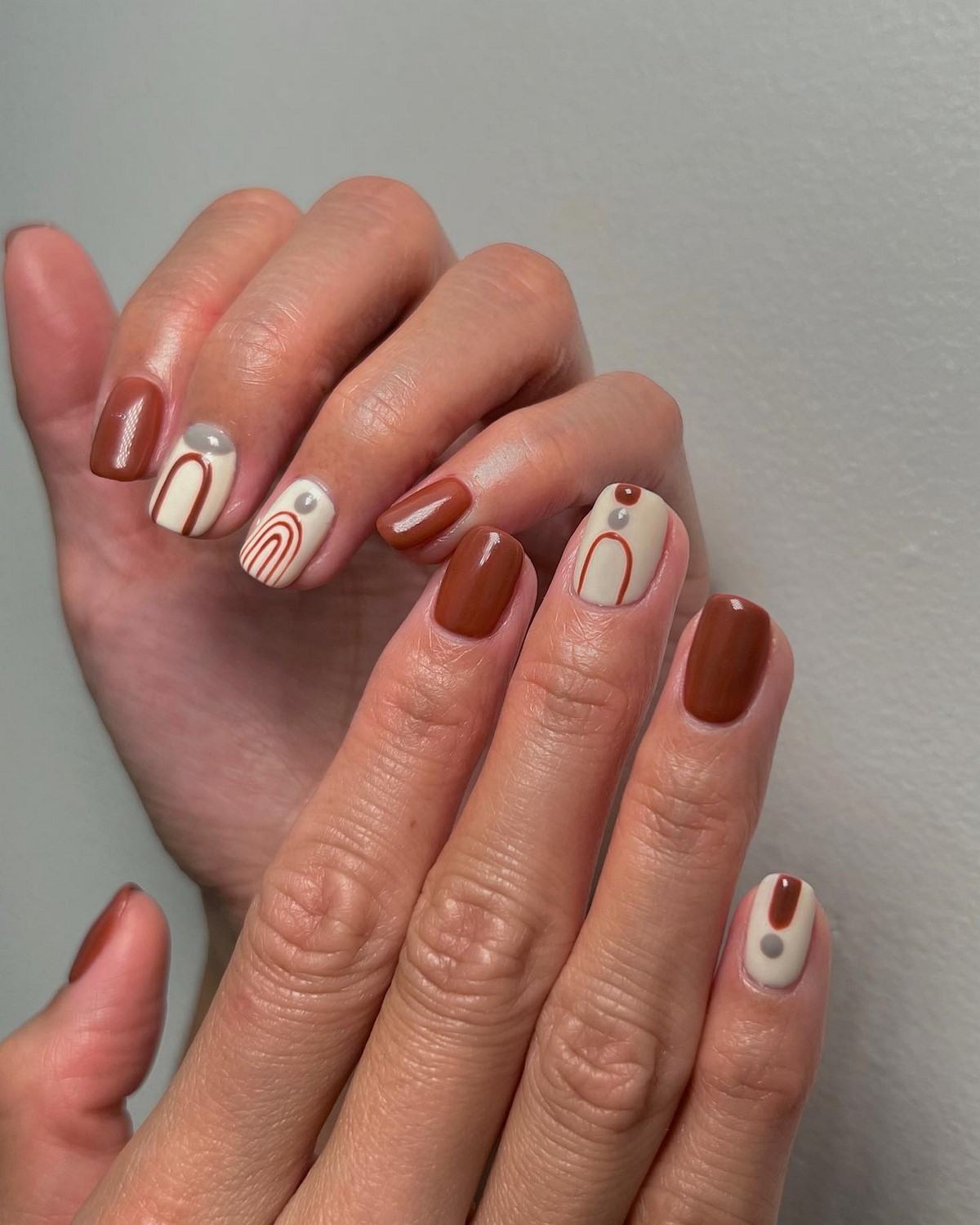 Маникюр в ноябре 2026 – трендовые стили нейл-дизайна