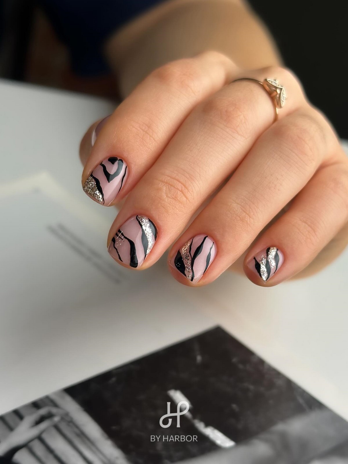 Маникюр в ноябре 2026 – трендовые стили нейл-дизайна