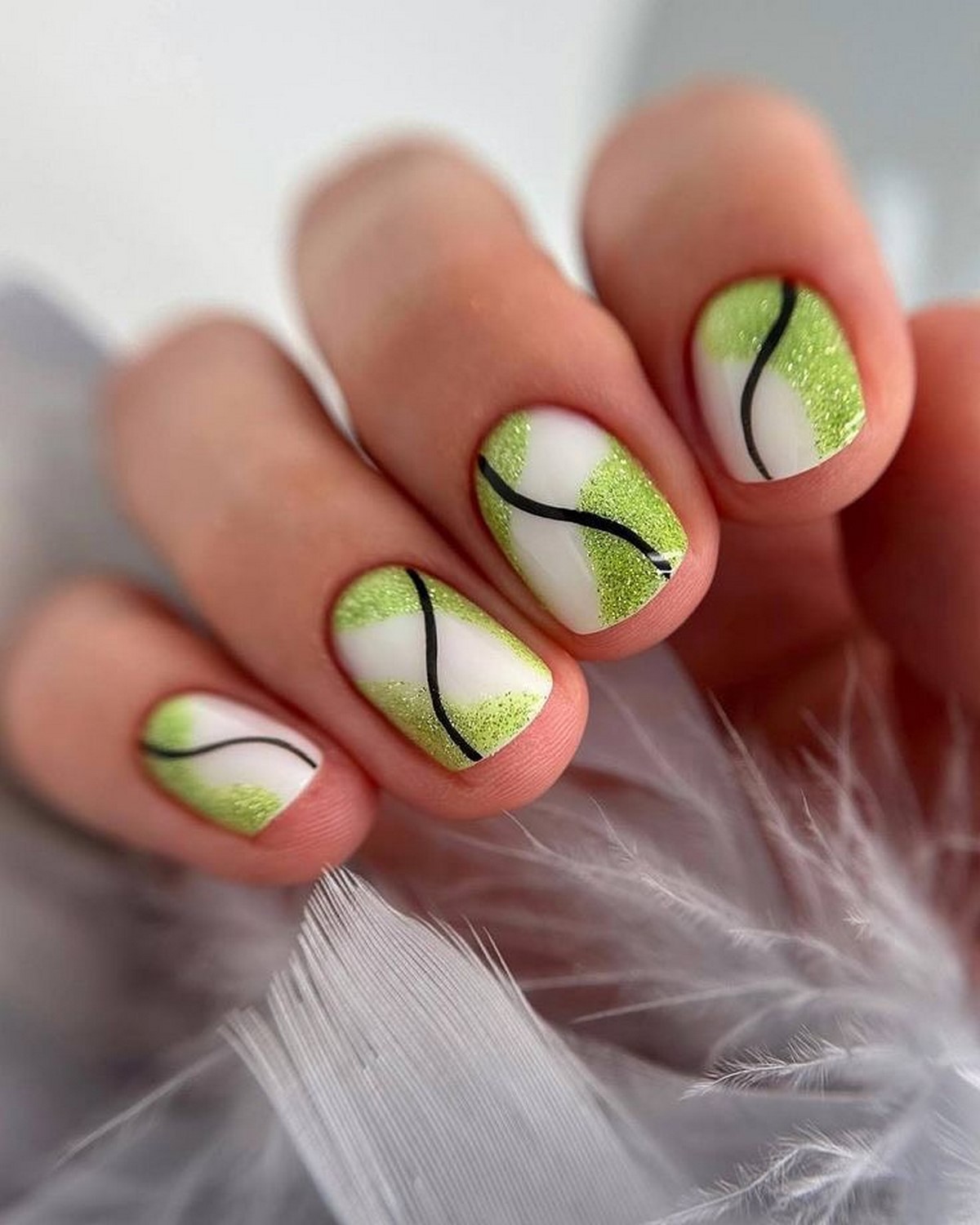 Маникюр в ноябре 2026 – трендовые стили нейл-дизайна