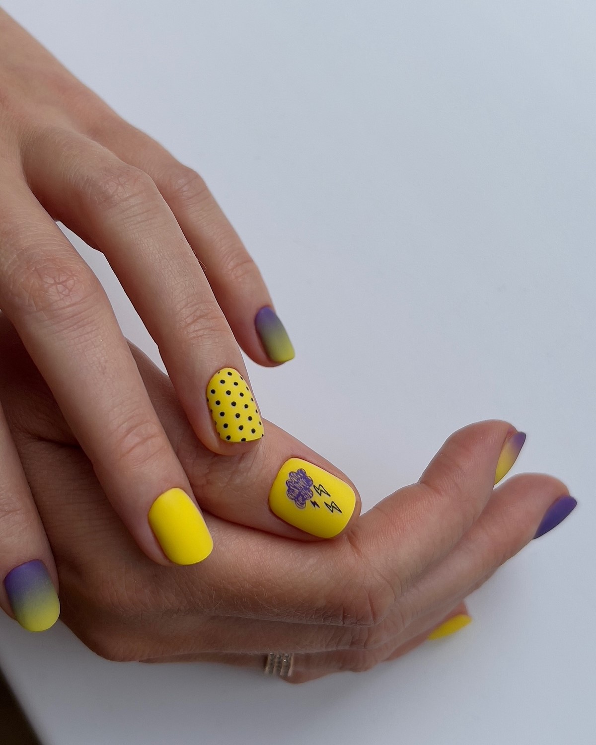 Маникюр в ноябре 2026 – трендовые стили нейл-дизайна