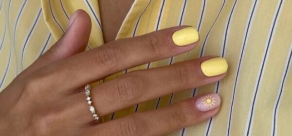 Желтый маникюр вместо нюда: тренд, который захватил весну