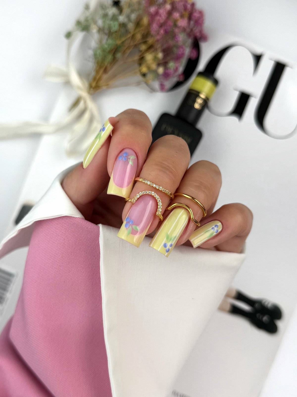 Желтый маникюр вместо нюда: тренд, который захватил весну