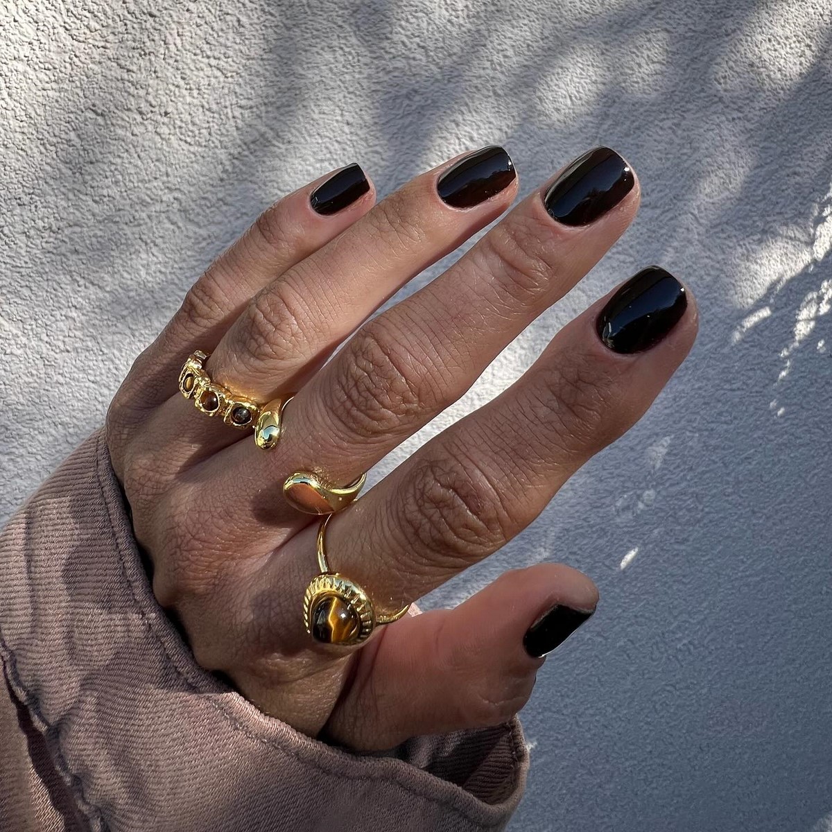 Маникюр, который старит руки: ошибки, которые делают образ старше