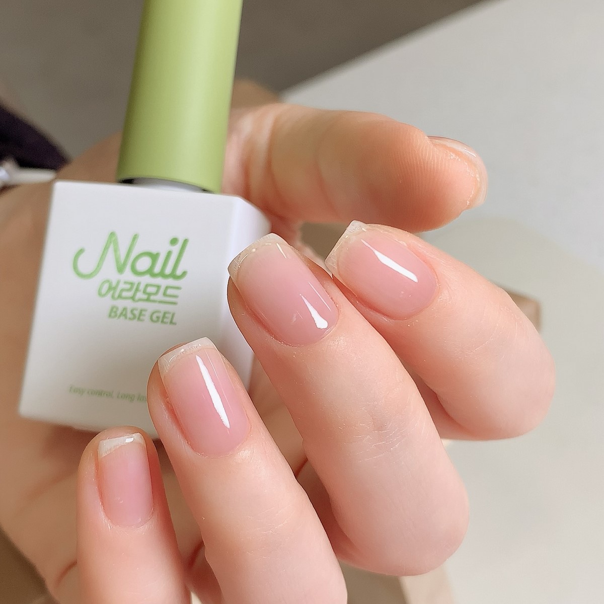 Френч устарел: маникюр, который выглядит дороже и уже его вытесняет