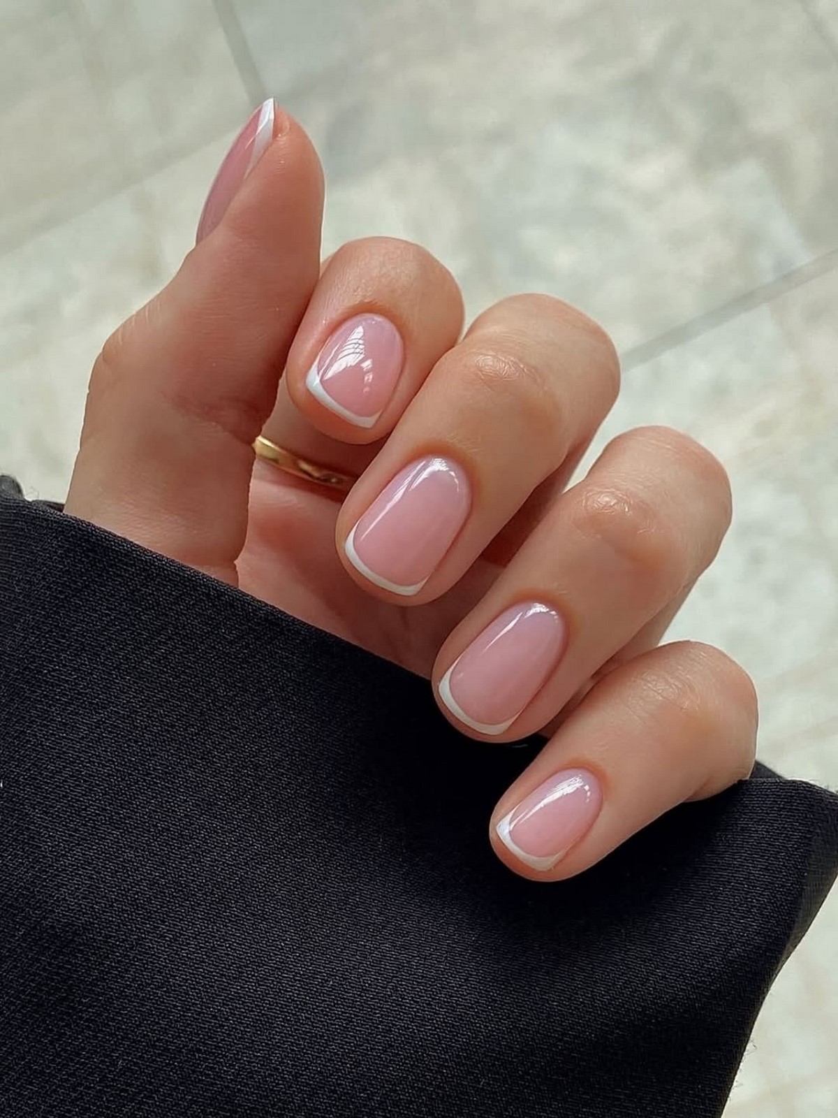 Френч устарел: маникюр, который выглядит дороже и уже его вытесняет