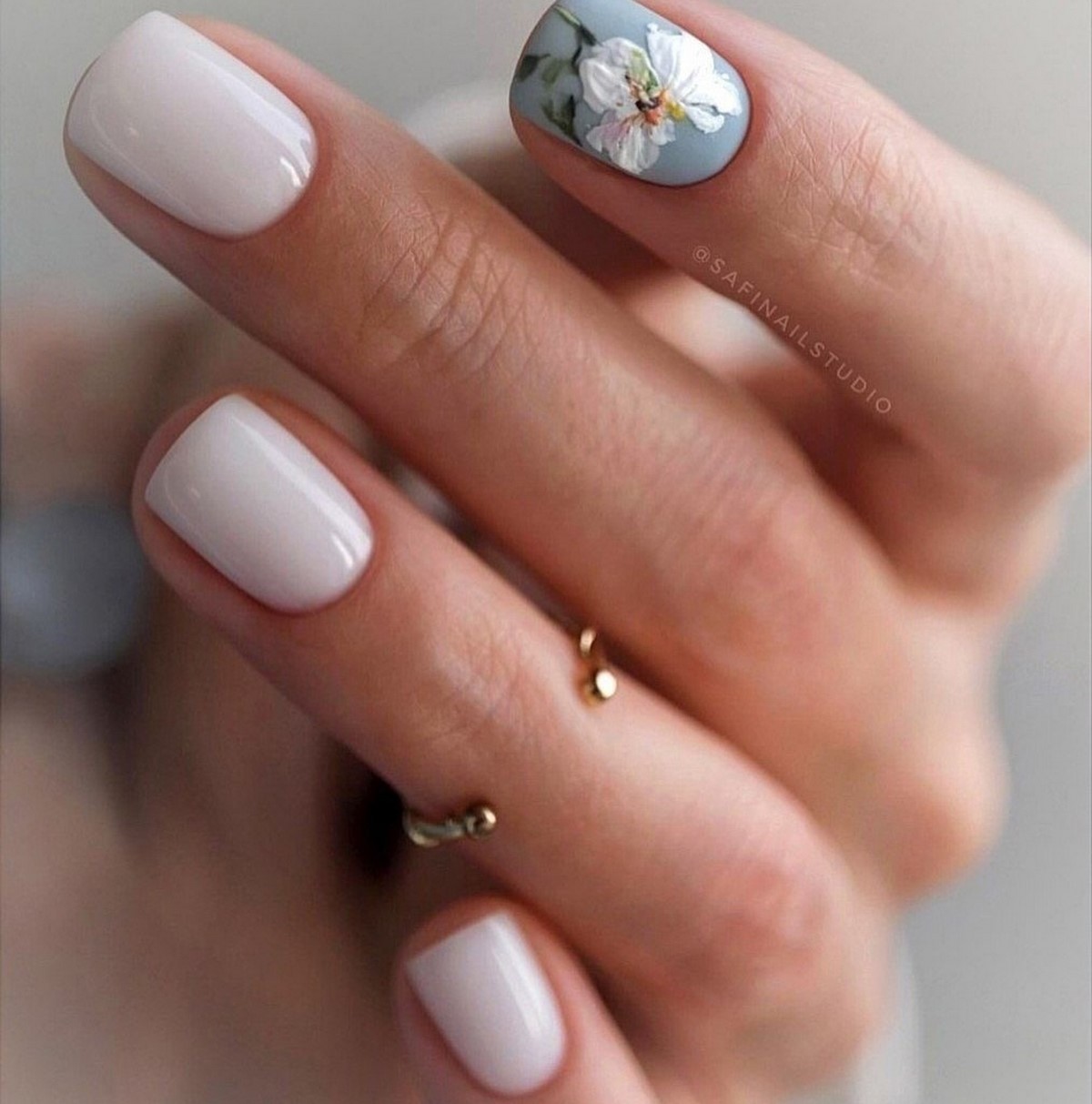 Маникюр, который выглядит аккуратно — его делают чаще всего сейчас