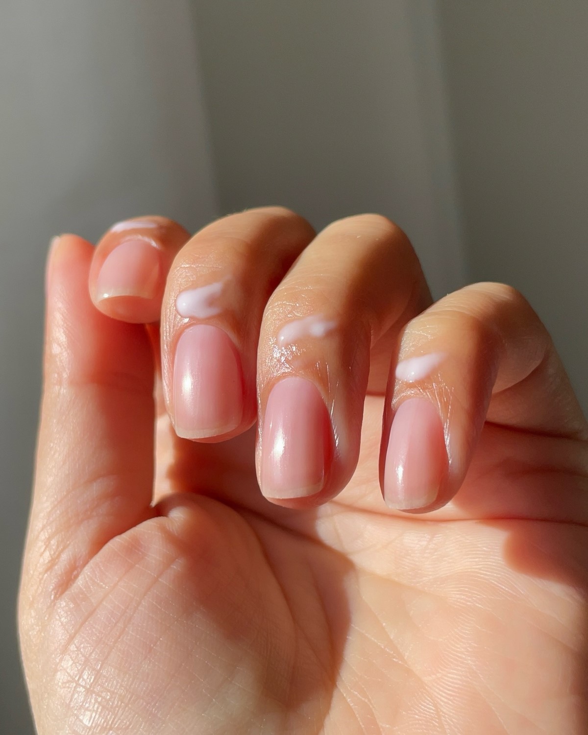 Маникюр, который старит руки: ошибки, которые делают образ старше