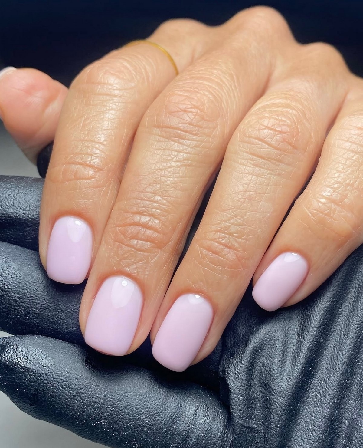 Френч устарел: маникюр, который выглядит дороже и уже его вытесняет