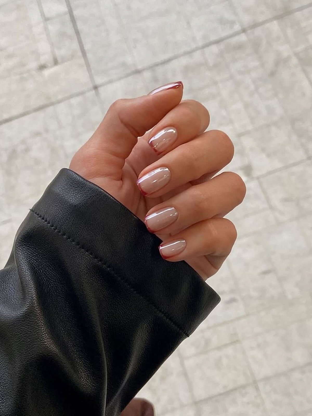 Френч устарел: маникюр, который выглядит дороже и уже его вытесняет