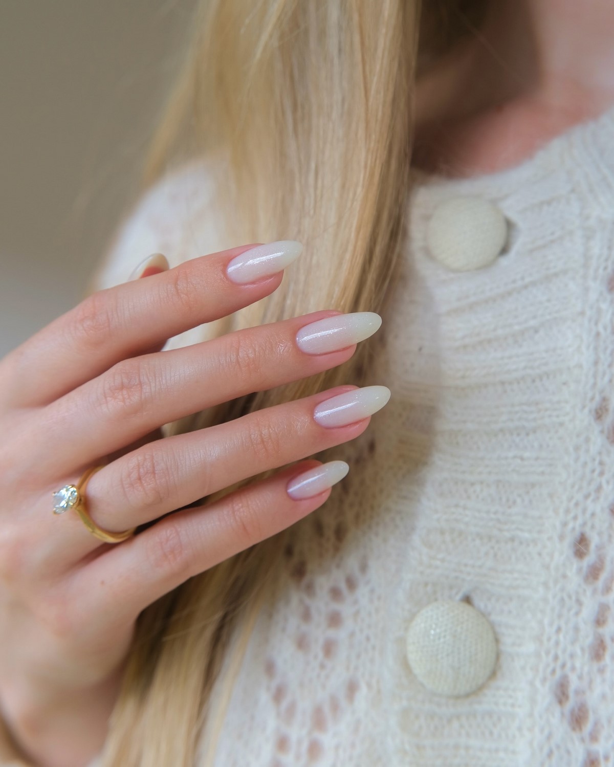 Френч устарел: маникюр, который выглядит дороже и уже его вытесняет