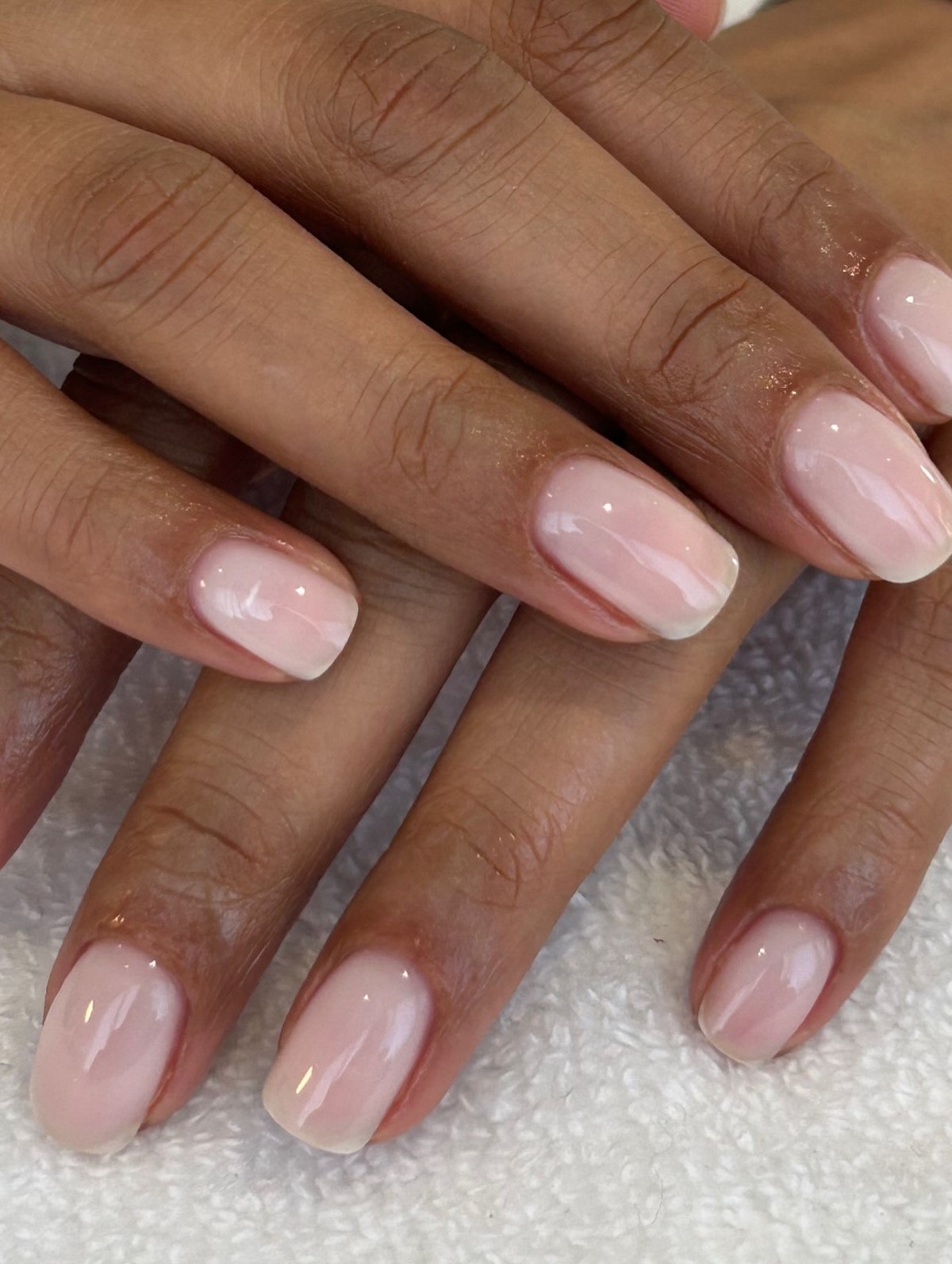 Маникюр, который старит руки: ошибки, которые делают образ старше