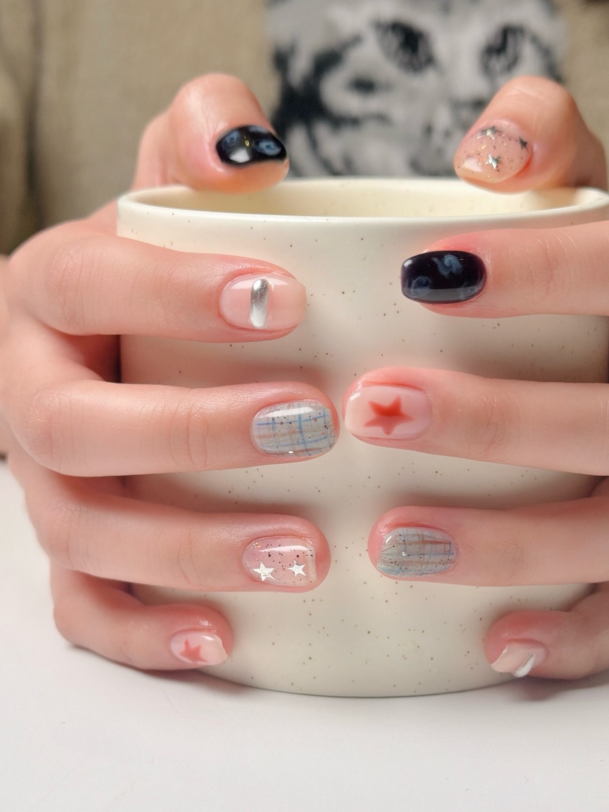 Маникюр, который старит руки: ошибки, которые делают образ старше