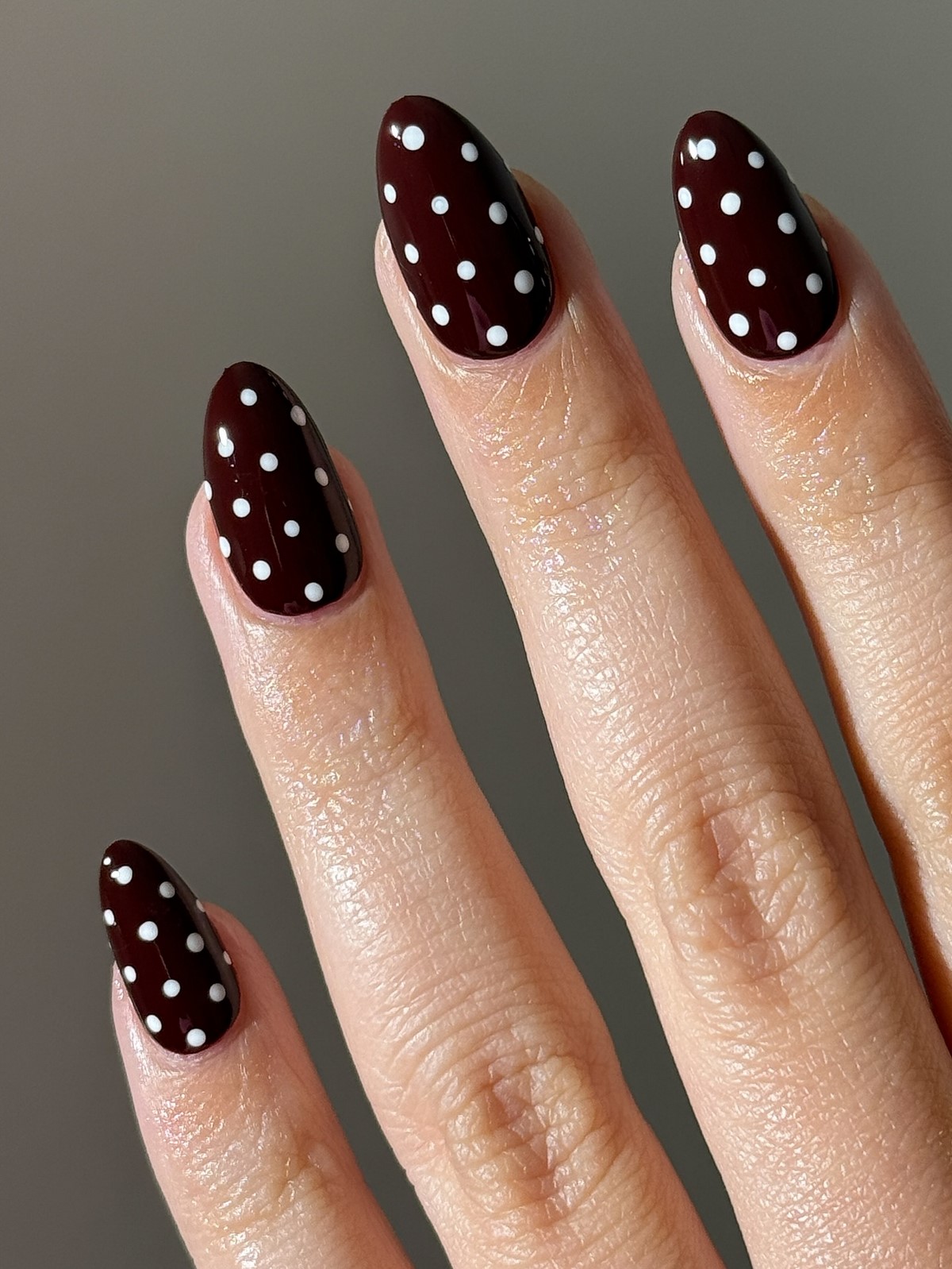 Маникюр, который старит руки: ошибки, которые делают образ старше