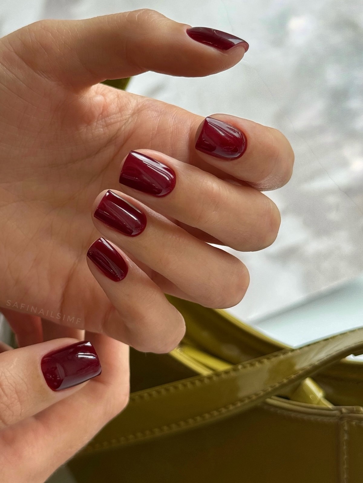 Маникюр, который выглядит дорого: простой дизайн, который заменил сложные ногти