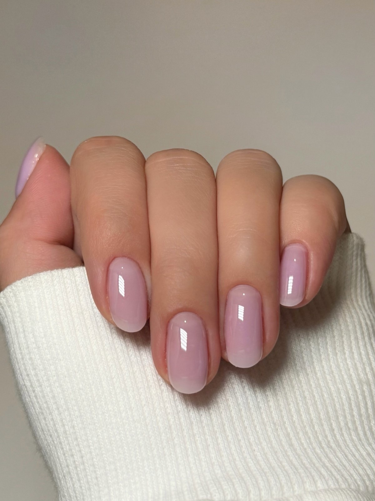 Маникюр, который выглядит дорого: простой дизайн, который заменил сложные ногти