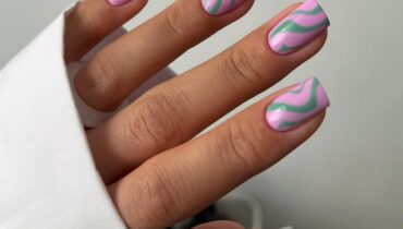 Маникюр 2026: короткие ногти, которые неожиданно меняют образ