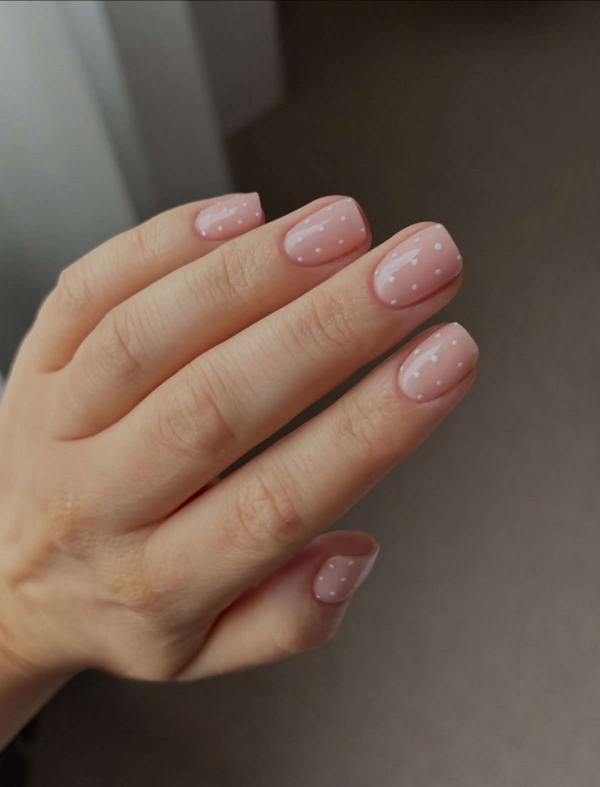 Прозрачные ногти весной 2026: идеи и варианты