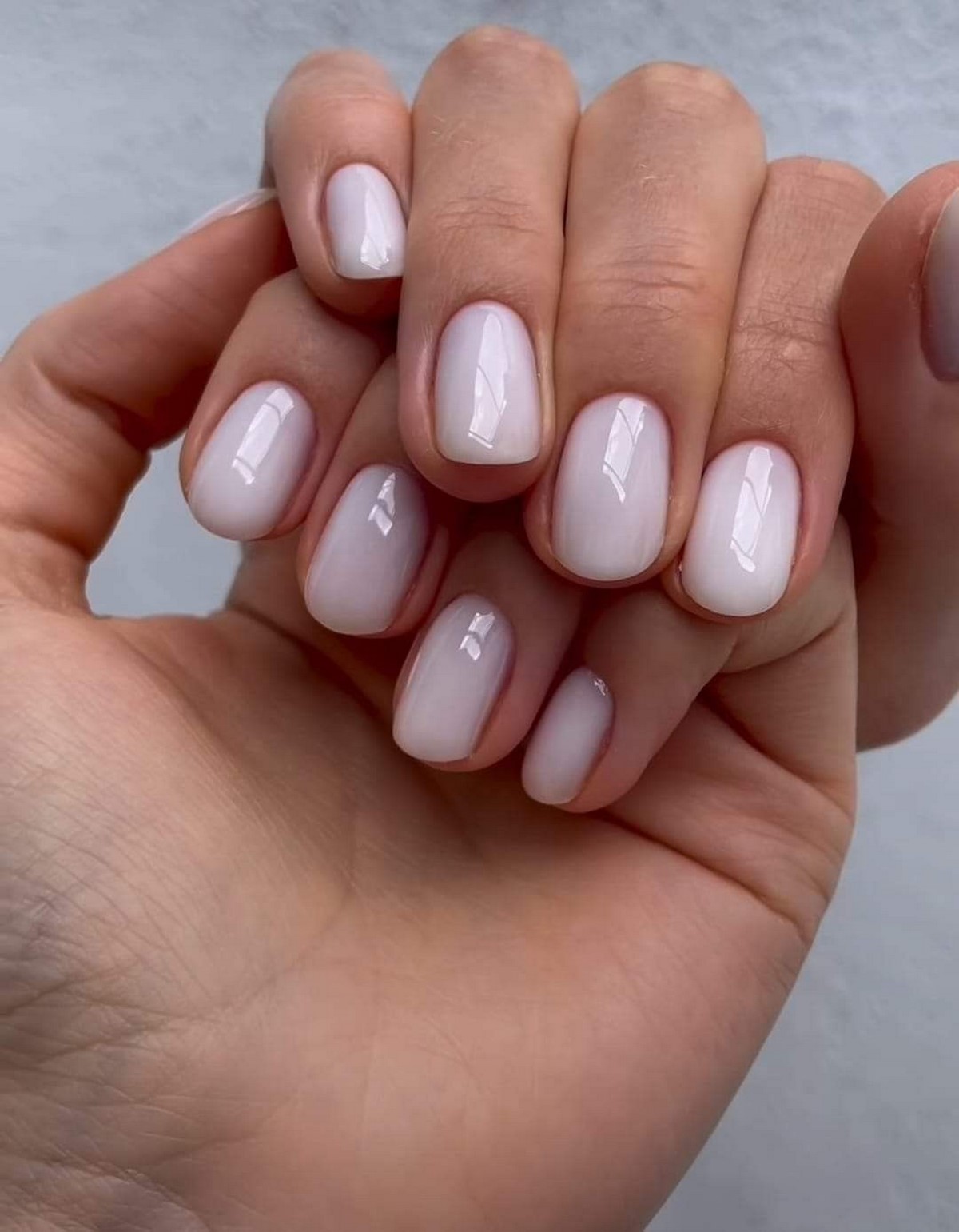 Прозрачные ногти весной 2026: идеи и варианты