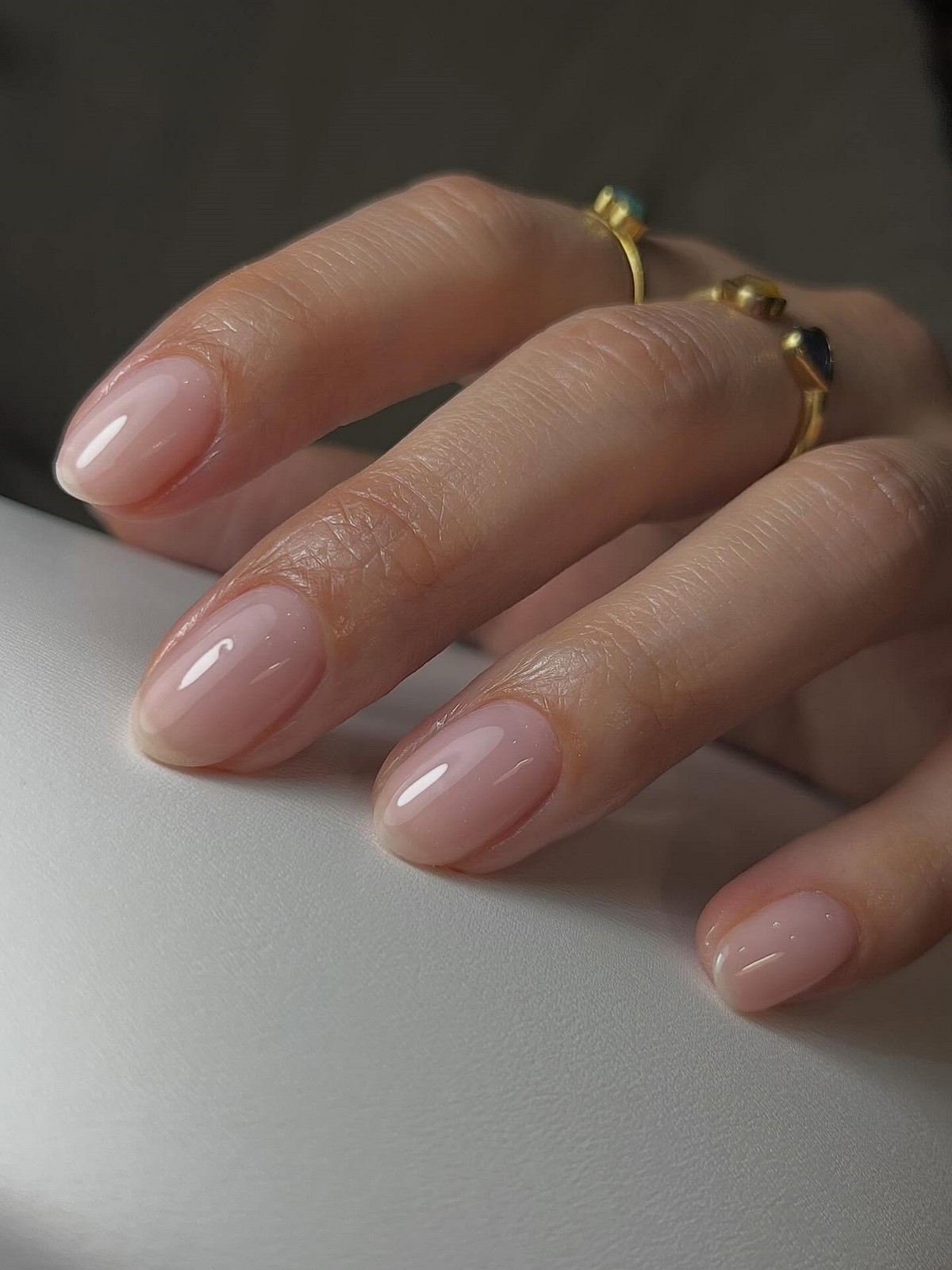 Прозрачные ногти весной 2026: идеи и варианты