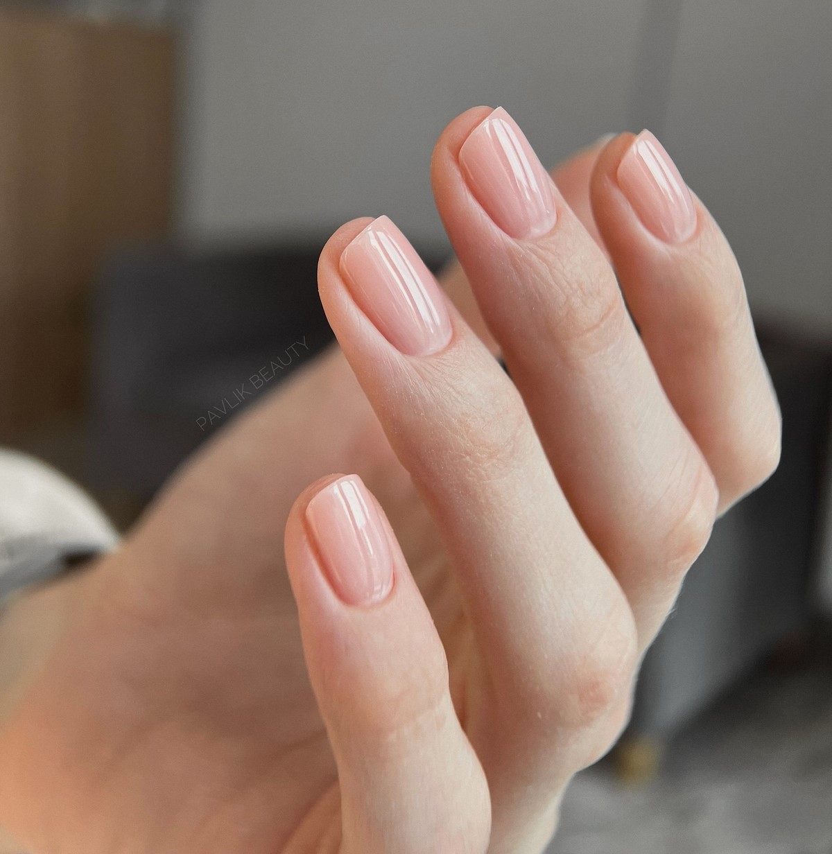 Прозрачные ногти весной 2026: идеи и варианты