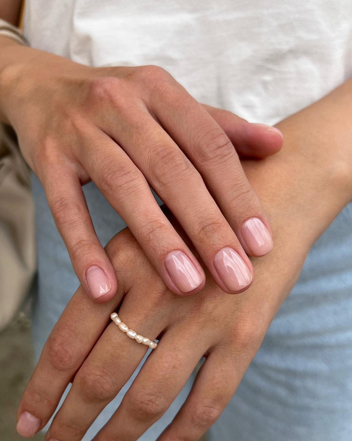 Прозрачные ногти весной 2026: идеи и варианты