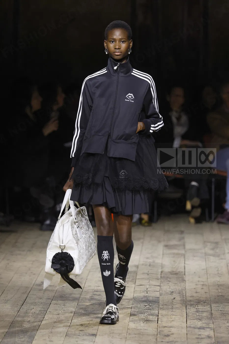 Model on the runway at the Simone Rocha fashion show in London, Fall Winter 2026 Ready To Wear Fashion Week, Runway Look #036