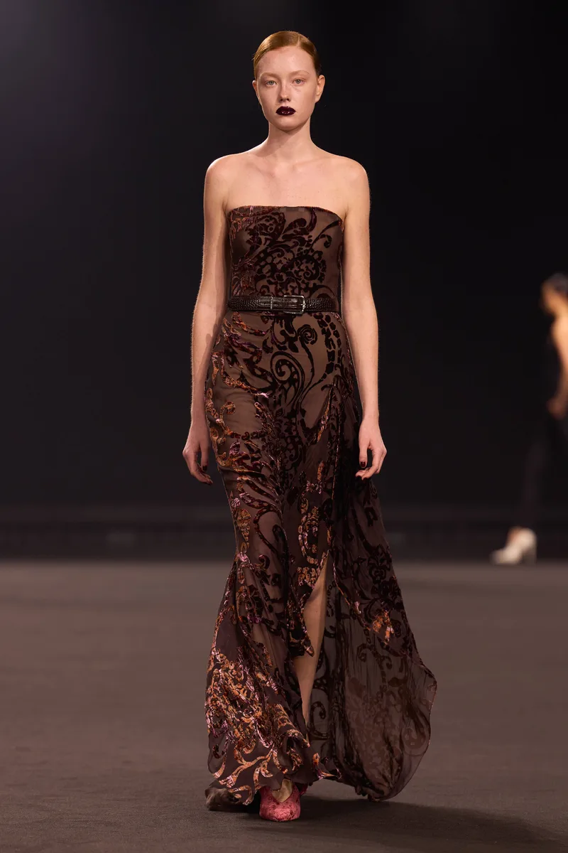 Платье-бандо в пол цвета бордо с узором Elie Saab