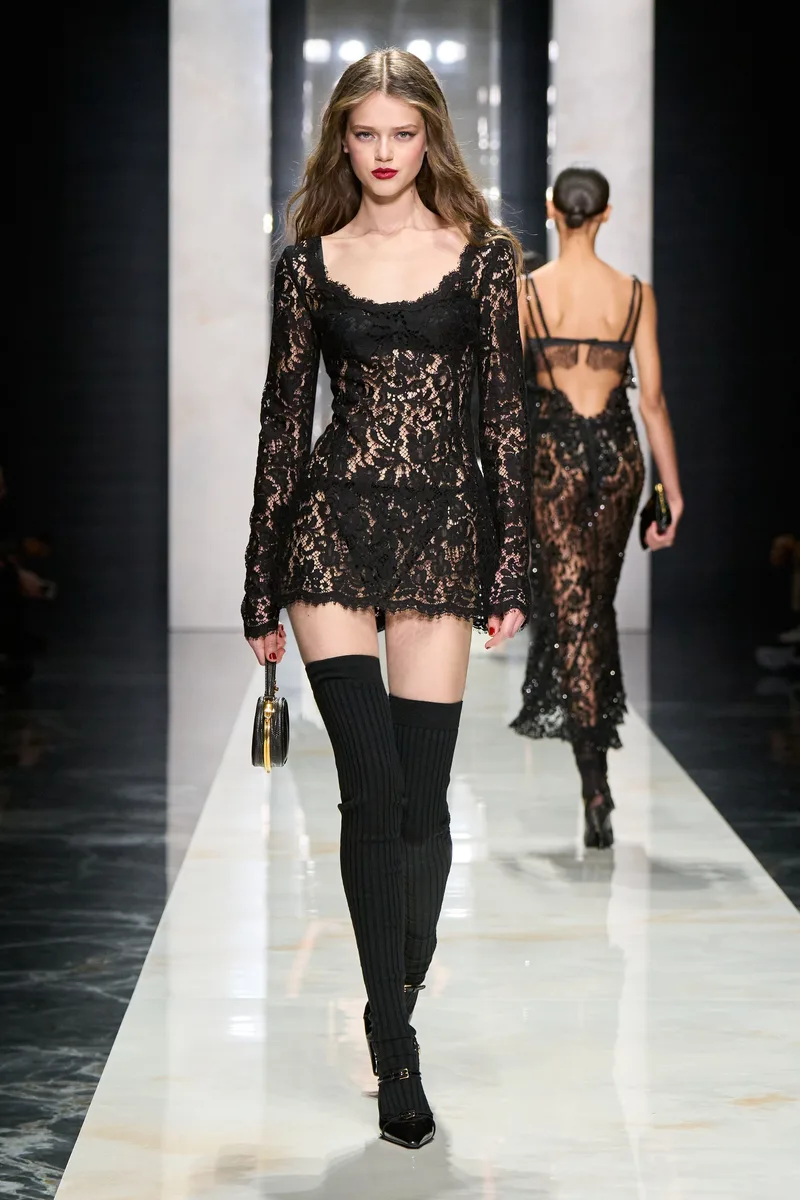 Чёрное кружевное платье с длинными рукавами Dolce & Gabbana